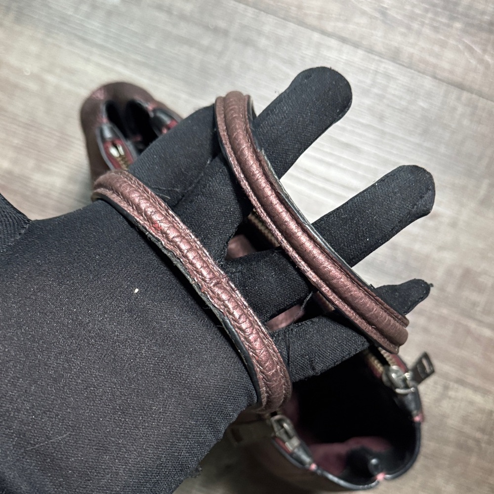 Coach Stanton Carryall 26 in metallic pebbled leather. - Picture 7 of 15